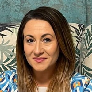 Dr. Andreea Marin